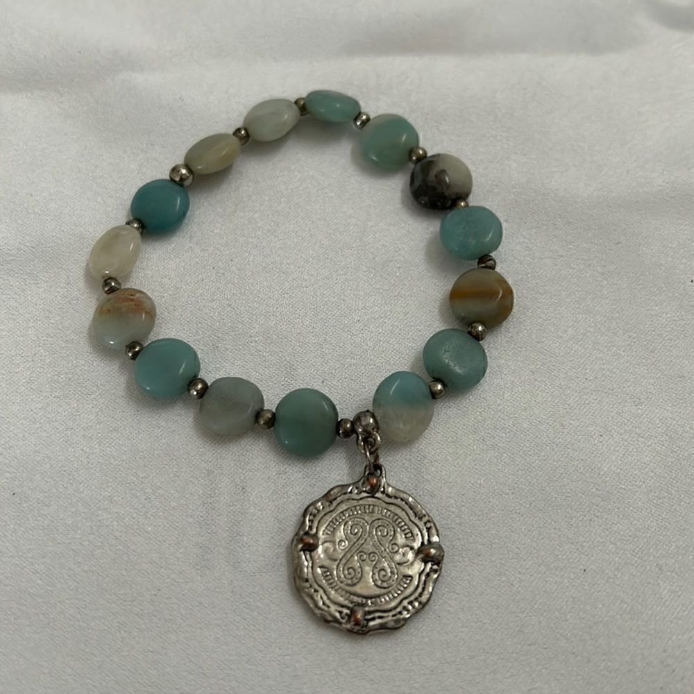 Pretty blue stone bracelet